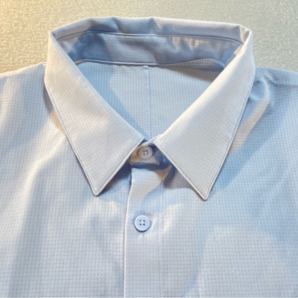 Lululemon Mens One Thing At A Time Short Sleeve Button Up